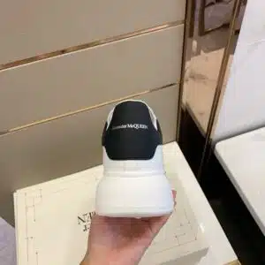  ALEXANDER MCQUEEN LOGO BIANCO E NERO - immagine 4