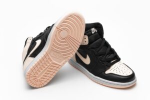 REPLICA AIR JORDAN 1 RETRO HIGH OG GS 'CRIMSON TINT' - immagine 7