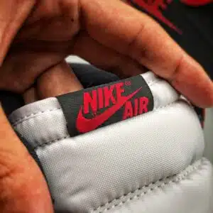 AIR JORDAN 1 RETRO HIGH OG 'GRIGIO FUMO'  - immagine 4