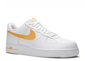  AIR FORCE 1 LOW '07 'UNIVERSITY GOLD' - immagine 3