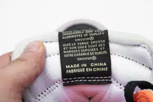 AIR JORDAN 1 RETRO HIGH OG 'GRIGIO NEUTRO'  - immagine 5