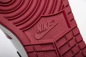 AIR JORDAN 1 RETRO HIGH OG 'FEARLESS'  - immagine 5