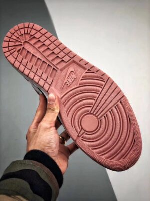 AIR JORDAN 1 RETRO HIGH OG NRG 'RUST PINK' - immagine 2