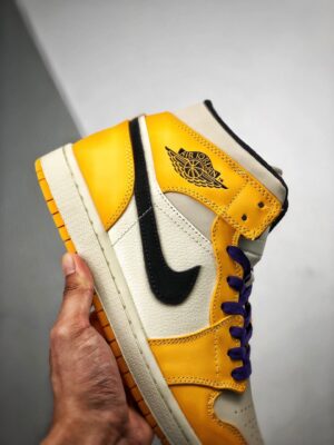 AIR JORDAN 1 MID GS 'LAKERS'  - immagine 3