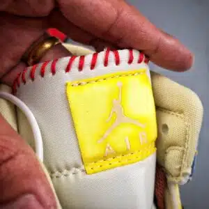 MAISON CHATEAU ROUGE X AIR JORDAN 1 MID SE 'FEARLESS'  - immagine 7