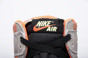 AIR JORDAN 1 RETRO HIGH OG 'GRIGIO NEUTRO'  - immagine 4