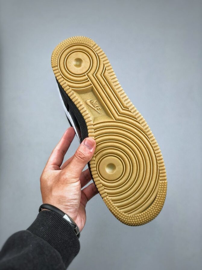 AIR FORCE 1 '07 LV8 REPLICA 'BLACK/GUM' LIGHT 'BROWN/WHITE' - immagine 3
