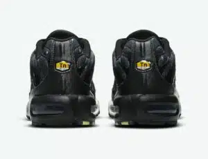 AIR MAX PLUS SE 'BLACK CHROME'  - immagine 2