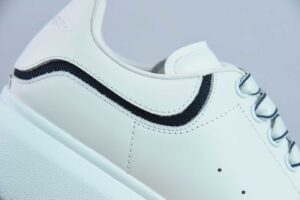 ALEXANDER MCQUEEN STRISCIA 'BIANCO E NERO' - immagine 6