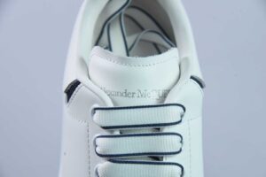 ALEXANDER MCQUEEN STRISCIA 'BIANCO E NERO' - immagine 3