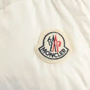 MONCLER GIACCA TRAPUNTATA CON CAPPUCCIO 'BIANCO' - immagine 3