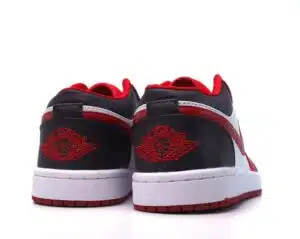  JORDAN 1 LOW BULLS - immagine 4