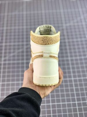 REPLICA JORDAN 1 RETRO HIGH OG 'CRAFT VIBRATIONS OF NAIJA' - immagine 5