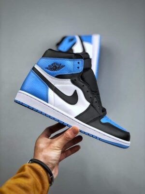 JORDAN 1 RETRO HIGH OG 'UNC TOE'  - immagine 7