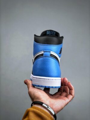 JORDAN 1 RETRO HIGH OG 'UNC TOE'  - immagine 4
