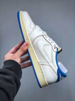 JORDAN 1 RETRO LOW OG SP FRAGMENT X TRAVIS SCOTT SAIL 'MILITARY BLUE'  - immagine 8
