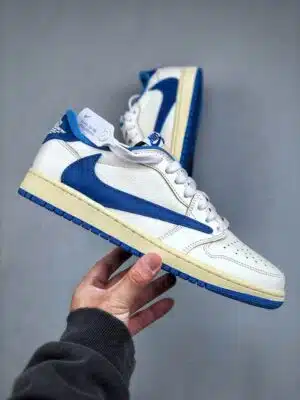 JORDAN 1 RETRO LOW OG SP FRAGMENT X TRAVIS SCOTT SAIL 'MILITARY BLUE'  - immagine 7