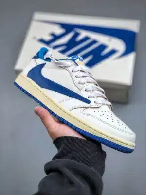 JORDAN 1 RETRO LOW OG SP FRAGMENT X TRAVIS SCOTT SAIL 'MILITARY BLUE'  - immagine 9