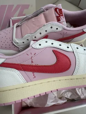 JORDAN 1 RETRO LOW OG SP TRAVIS SCOTT SAIL ‘TROPICAL PINK’ - immagine 5