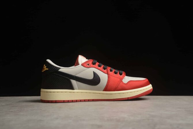 JORDAN 1 RETRO LOW 'TROPHY ROOM AWAY' REPLICA - immagine 6