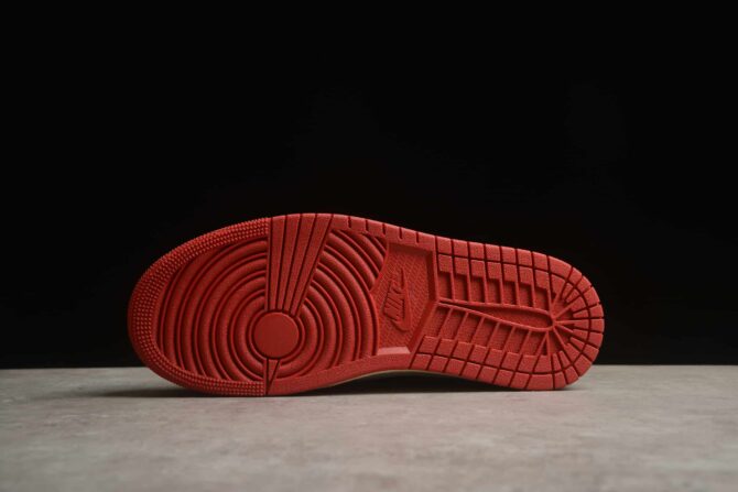 JORDAN 1 RETRO LOW 'TROPHY ROOM AWAY' REPLICA - immagine 4