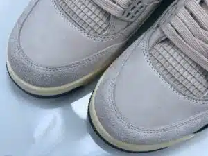 JORDAN 4 RETRO A MA MANIÉRE ‘WHILE YOU WERE SLEEPING’ REPLICA - immagine 3