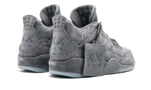 REPLICA JORDAN 4 RETRO KAWS 'GREY' - immagine 3