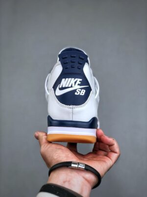 JORDAN 4 RETRO SB ‘NAVY’  - immagine 4