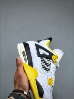  JORDAN 4 RETRO ‘VIVID SULFUR’ - immagine 5
