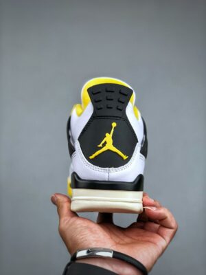  JORDAN 4 RETRO ‘VIVID SULFUR’ - immagine 4