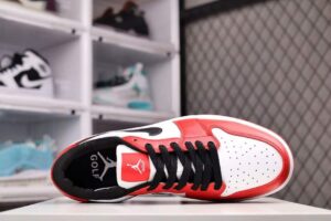 JORDAN RETRO 1 LOW GOLF 'CHICAGO' REPLICA - immagine 3