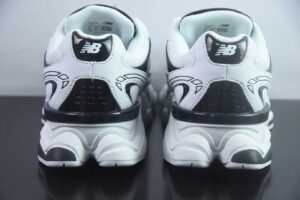 NEW BALANCE 9060 'BLACK-WHITE' - immagine 4
