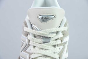 NEW BALANCE 9060 MOONBEAM 'SILVER METALLIC' DRIFTWOOD - immagine 3