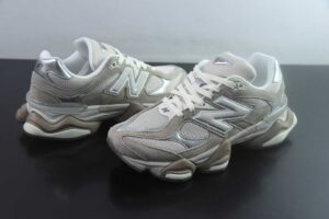 NEW BALANCE 9060 MOONBEAM 'SILVER METALLIC' DRIFTWOOD - immagine 2