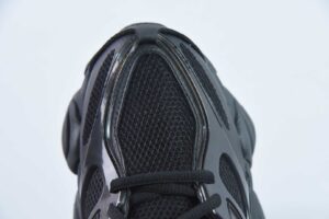 NEW BALANCE 9060 ‘TOTAL BLACK’ - immagine 4