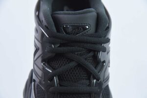 NEW BALANCE 9060 ‘TOTAL BLACK’ - immagine 3