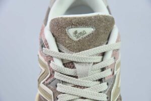 NEW BALANCE 9060 'LANDSLIDE MUSHROOM' - immagine 2