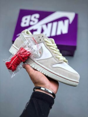 SB DUNK LOW 'CITY OF LOVE' - immagine 9