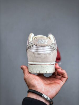  SB DUNK LOW 'CITY OF LOVE' - immagine 5