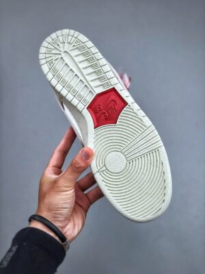  SB DUNK LOW 'CITY OF LOVE' - immagine 4