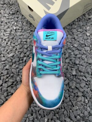  SB DUNK LOW FUTURA LABORATORIES 'BLEACHED AQUA' - immagine 8