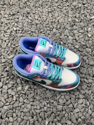  SB DUNK LOW FUTURA LABORATORIES 'BLEACHED AQUA' - immagine 4