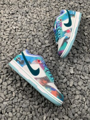  SB DUNK LOW FUTURA LABORATORIES 'BLEACHED AQUA' - immagine 3