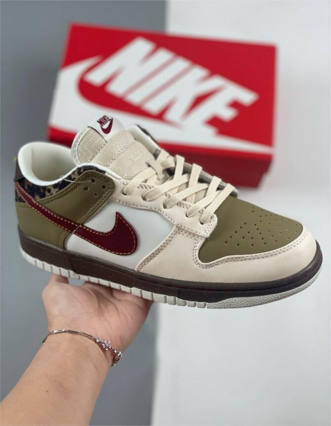 DUNK LOW RETRO KHAKI TEAM 'RED PEARL WHITE' REPLICA - immagine 2