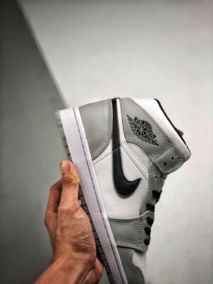 AIR JORDAN 1 MID 'SMOKE GREY'  - immagine 8