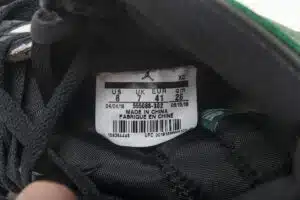 AIR JORDAN 1 RETRO HIGH OG 'PINE GREEN'  - immagine 3
