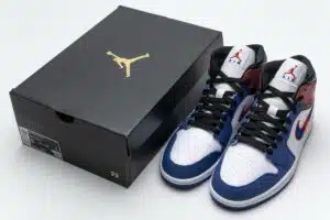AIR JORDAN RETRO 1 "Multi-Color Swoosh"  - immagine 3