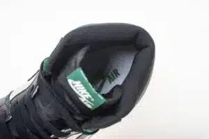 AIR JORDAN 1 RETRO HIGH OG 'PINE GREEN'  - immagine 4