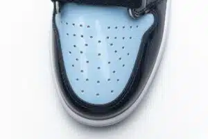AIR JORDAN 1 RETRO HIGH OG 'BLUE CHILL'  - immagine 6