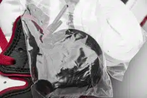 AIR JORDAN 1 RETRO HIGH OG 'BLOODLINE'  - immagine 7